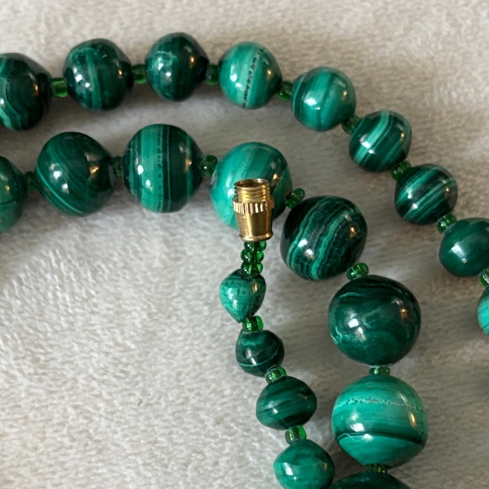 🟨Genuine Malachite Graduated Necklace, Vintage & Handmade - Picture 11 of 13
